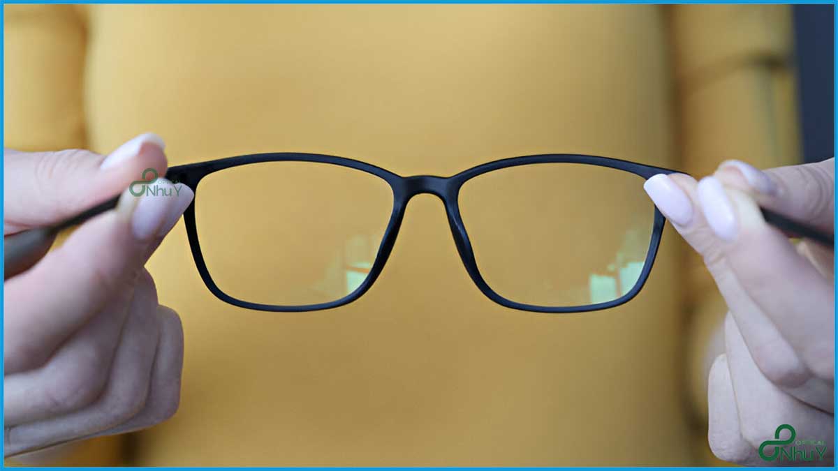 Gọng kính Ultem là gì? Khám phá vật liệu "vàng" của ngành kính mắt